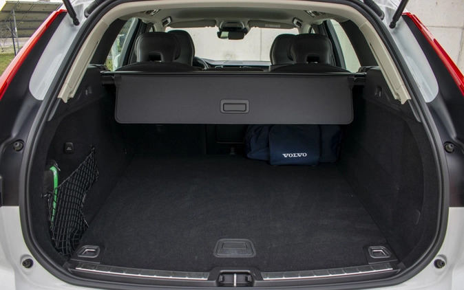 Volvo XC 60 cena 169750 przebieg: 30358, rok produkcji 2021 z Kałuszyn małe 407